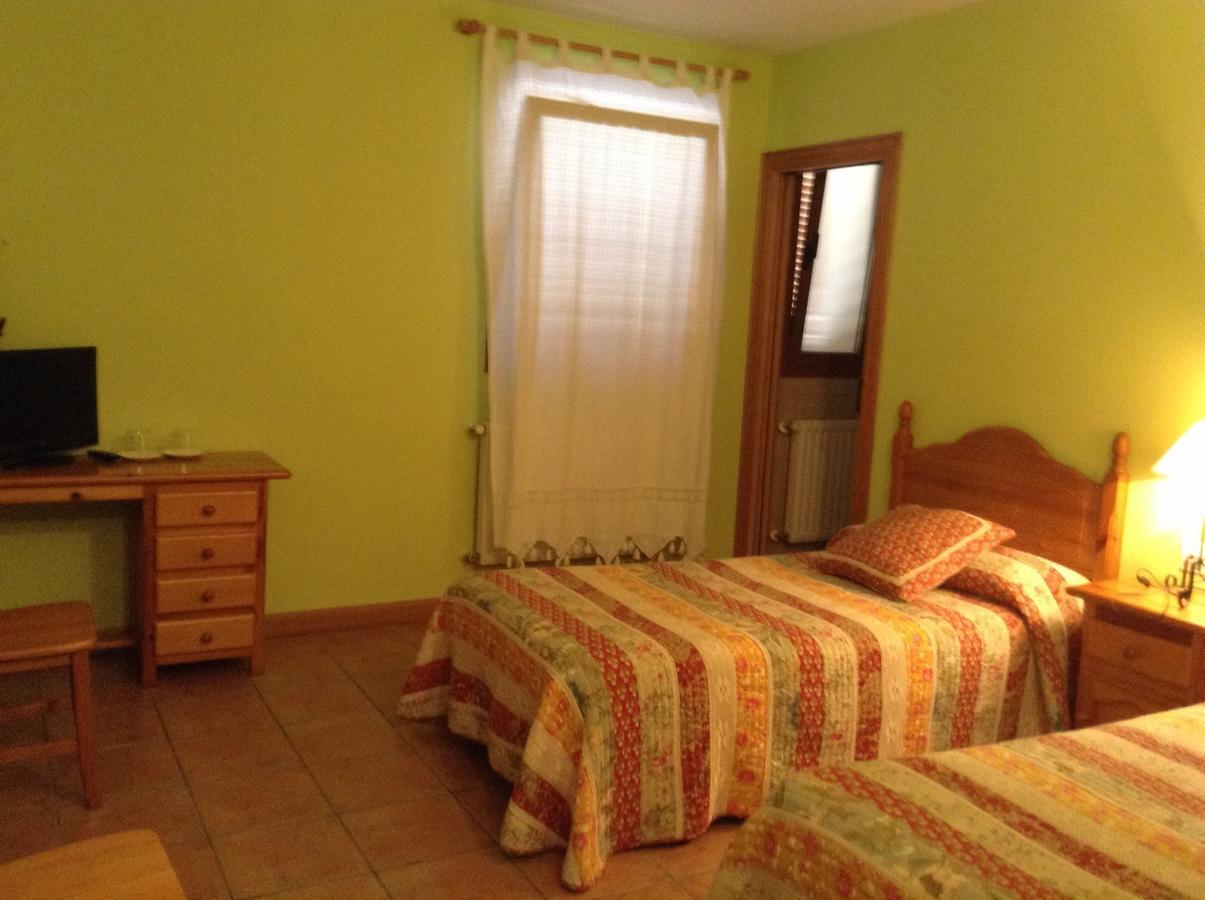 Hostal Camino Del Perdon Uterga Eksteriør bilde